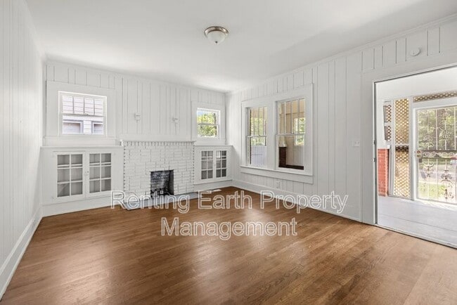 Photo - 1319 18th Way SW