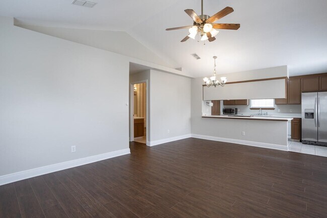 Photo - 3569 Chatelaine Dr