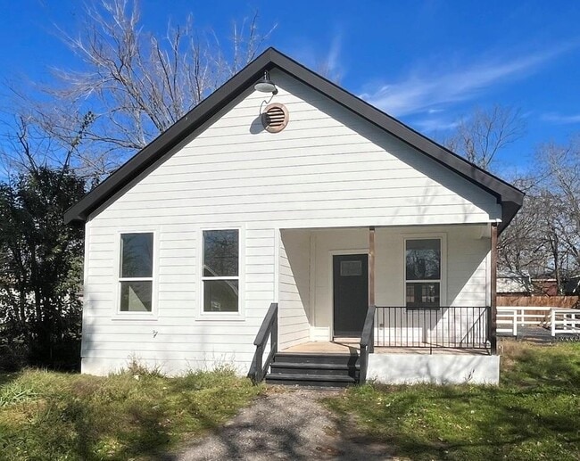 Building Photo - 115 Ila St Rental