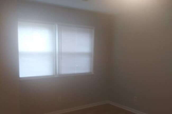 Building Photo - 1420 S 15th St Unit AptC