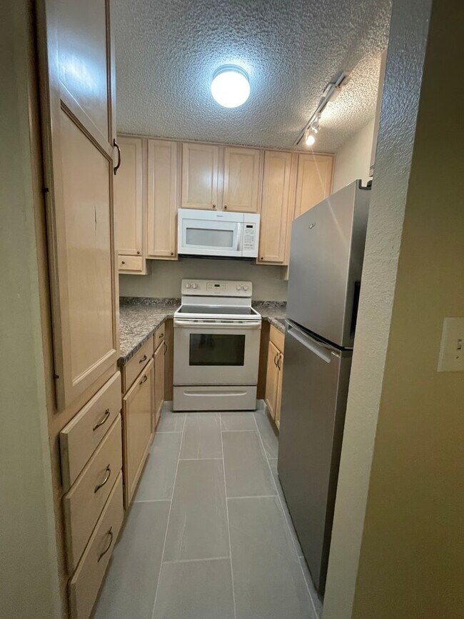 Photo - Cozy 2B/1.5B Quiet Boulder Unit