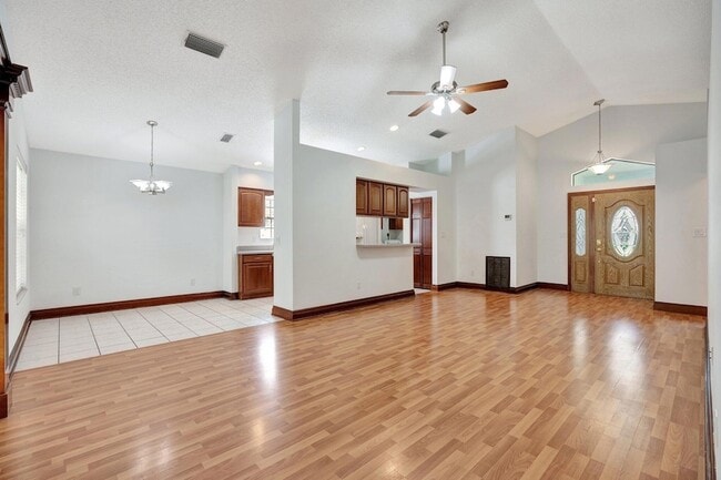 Photo - 6149 Foster St