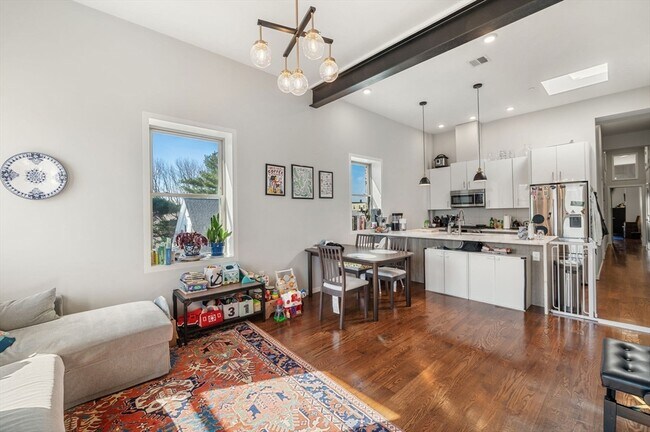 Photo - 178 Elm St Unit 6