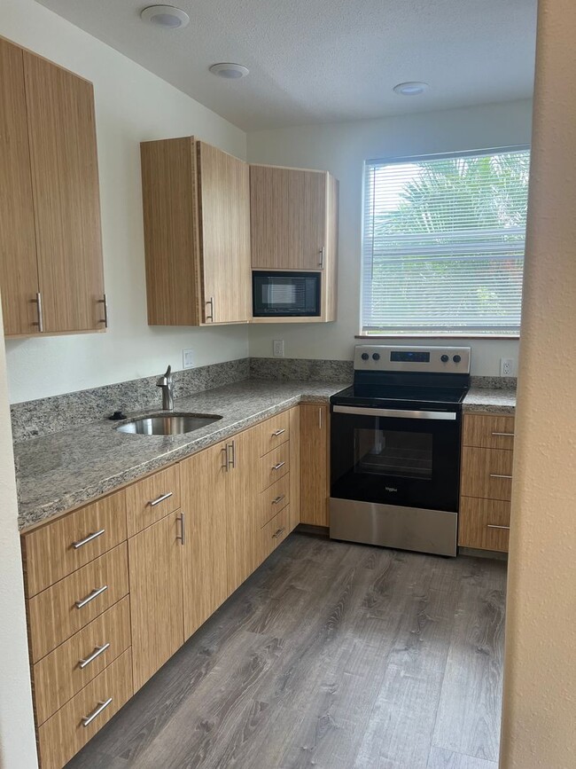 Building Photo - 951 Kai Hele Ku St Unit Ohana - 2
