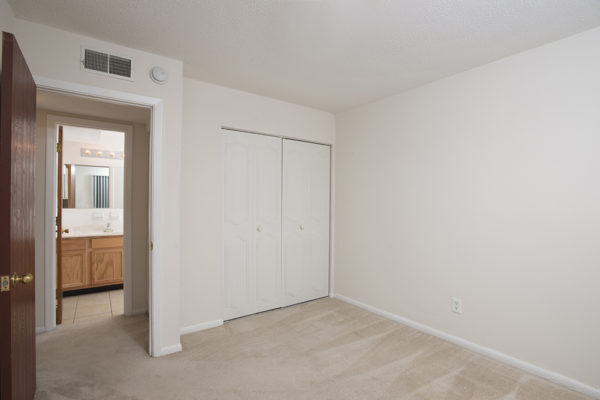 Photo - Parkway Apartments