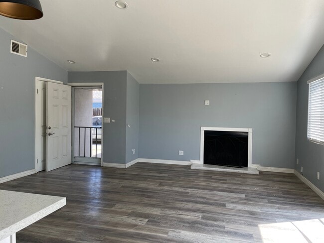 506 W Gage Ave