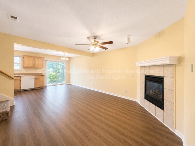 Photo - 10633 N Locust Ct