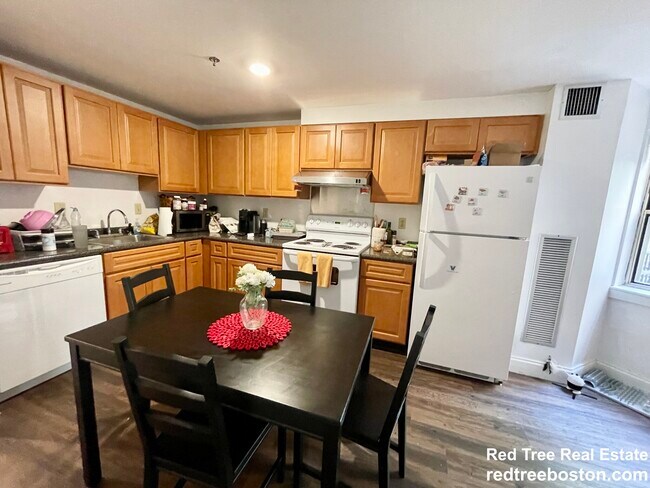Photo - 1 Pine St Apartments Unit B