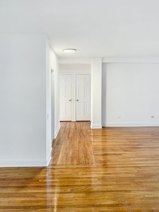 Photo - A prized destination in beautiful Forest Hill Garden, a place to call home Unit 46E