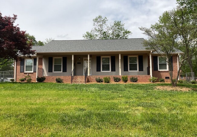 Building Photo - Beautiful 3 Bedroom 2 Full Bath in Gastonia! Rental