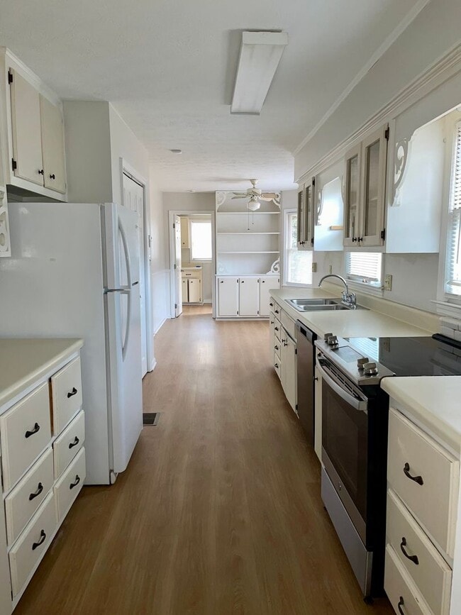 Photo - Spacious Updated 3 Bed/2 Bath Situated on a Private Lot!