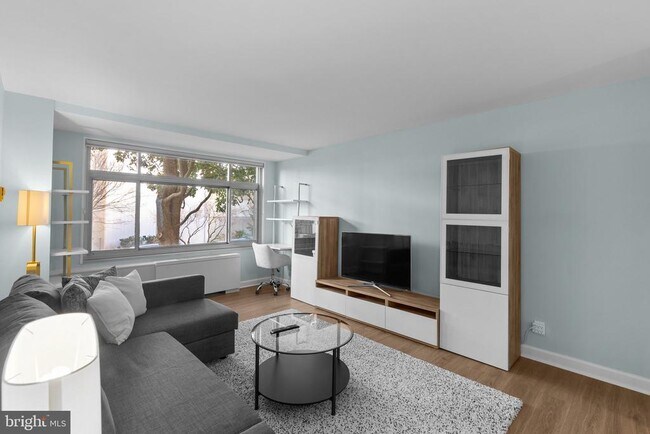 Building Photo - 2401 H St NW Unit 208