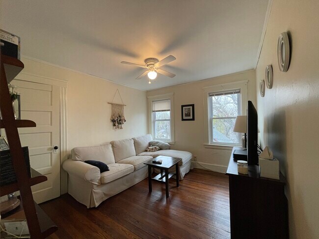 Photo - 1 Langham Rd Unit #3