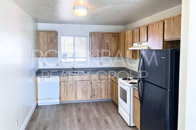Photo - Charming 2-bedrooms, 1-bath upstairs apartment in the heart of Prescott Valley!
