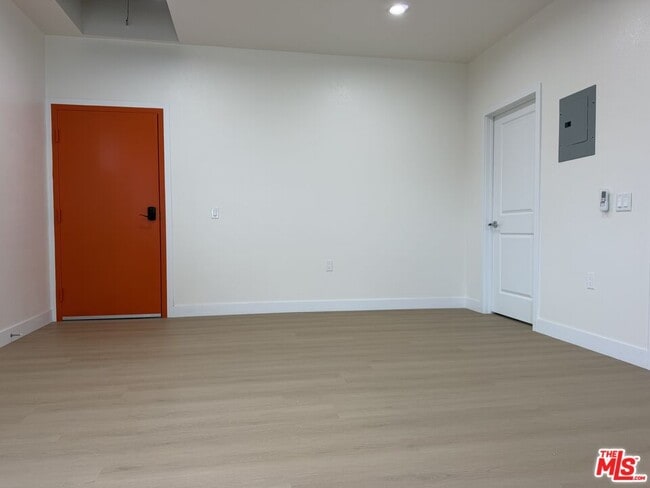 235-235 1/2 N Chicago St Unit 235 1/2
