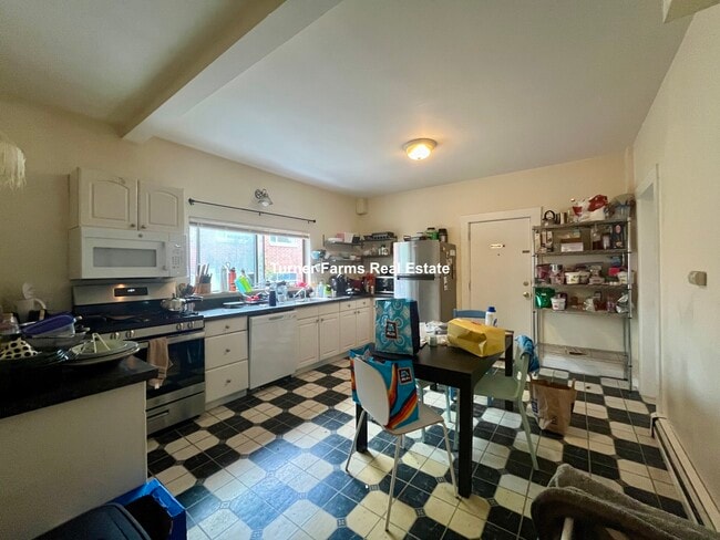 Building Photo - 216 Broadway Rental