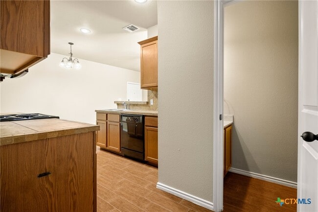 Photo - 1011 Brown Rock Dr