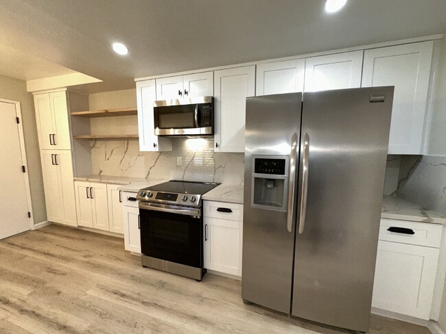 Photo - Enjoy Resort-Style 55+ Living in This Bright Camarillo Home