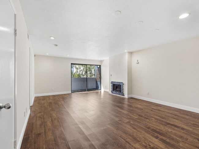 Photo - 1940 Highland Oaks Dr