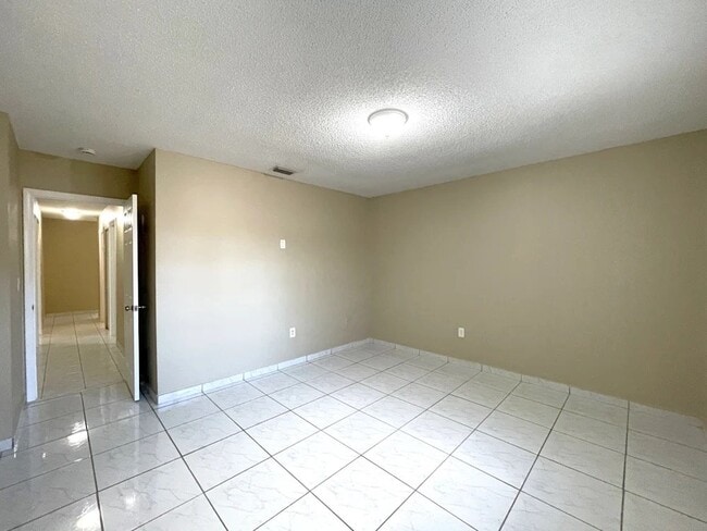 Photo - 14206 NE 52nd St