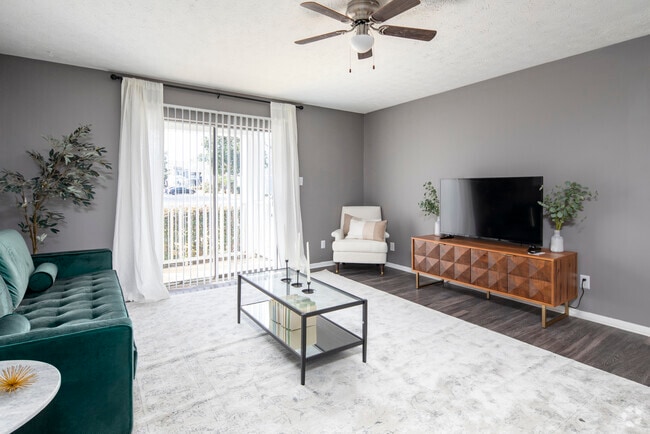 2BR, 1BA - 900 SF - Reserve at Boardwalk