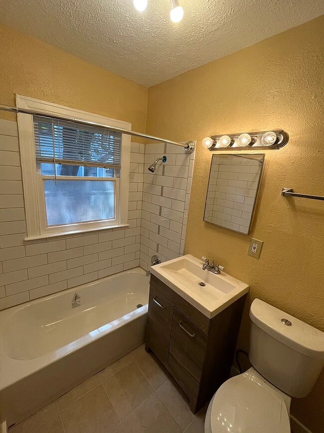 Photo - 5110 Manett St