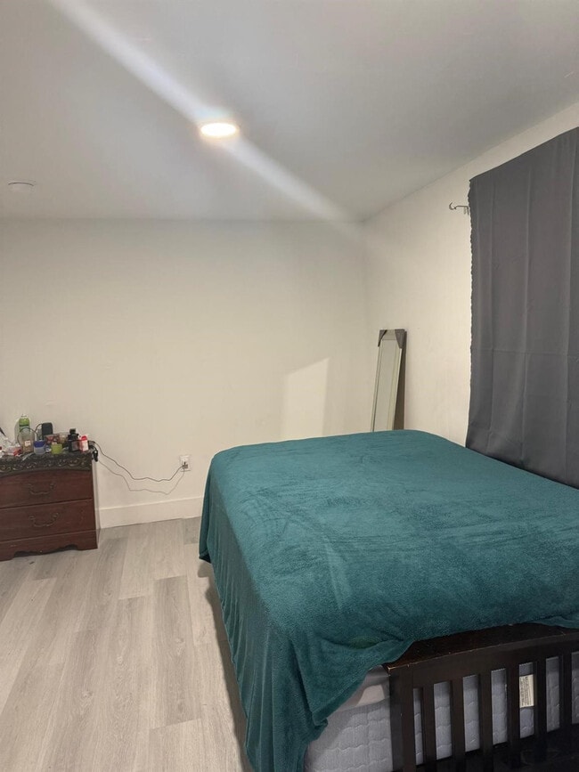 Photo - 1116 W 32nd St