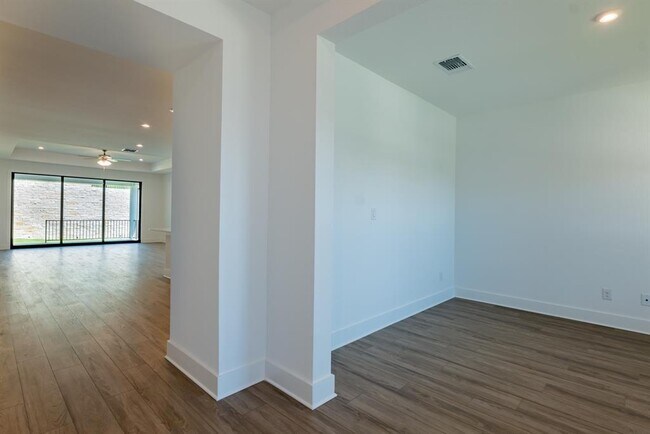 Photo - 4612 Modena Bay Bend