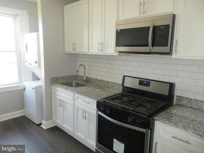 Photo - 3558 Juneway