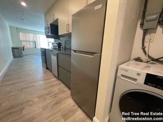 Photo - 1026 Commonwealth Ave Unidad 202