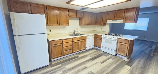 Photo - SUN421 Unit Apt A