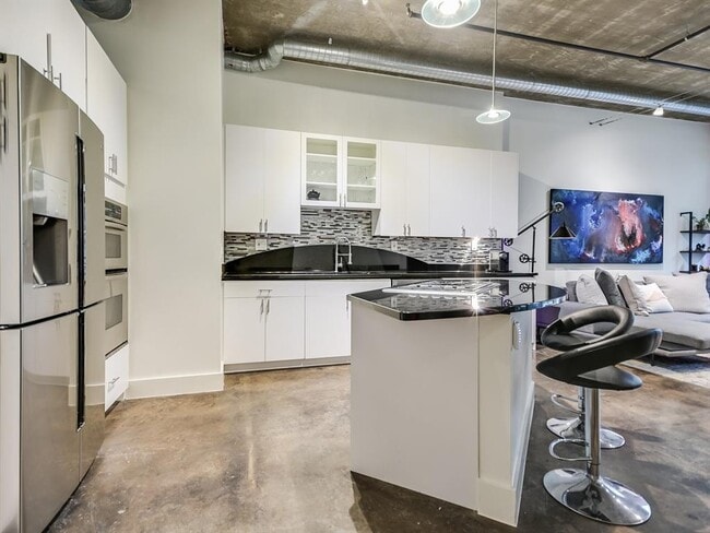 Photo - 311 W 5th St Unit 608