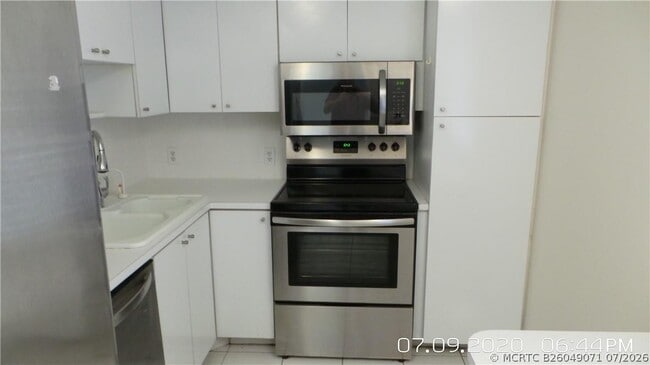 Building Photo - 2651 S Course Dr Unit 403