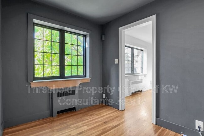 Building Photo - 451 E Town St Unit 204