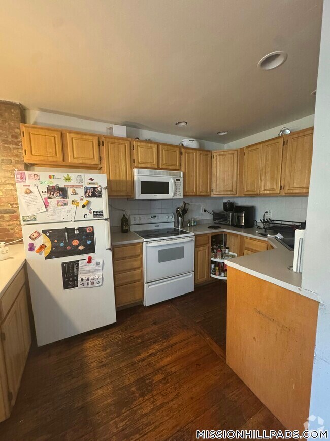 Building Photo - 1538 Tremont St Rental