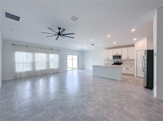977 Waterfall Blvd