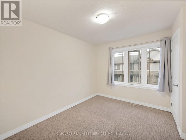 Photo - 77 Diana Ave