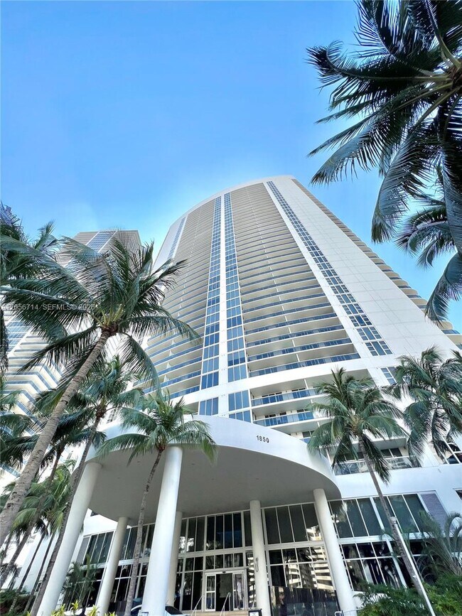 Building Photo - 1850 S Ocean Dr Unit 2204
