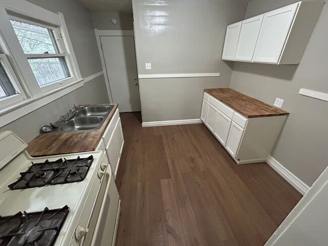 Photo - Cozy and freshly Updated North Toledo Home Near I-75 & Downtown