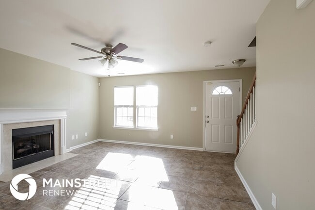 Photo - 121 N Tanninger Rd