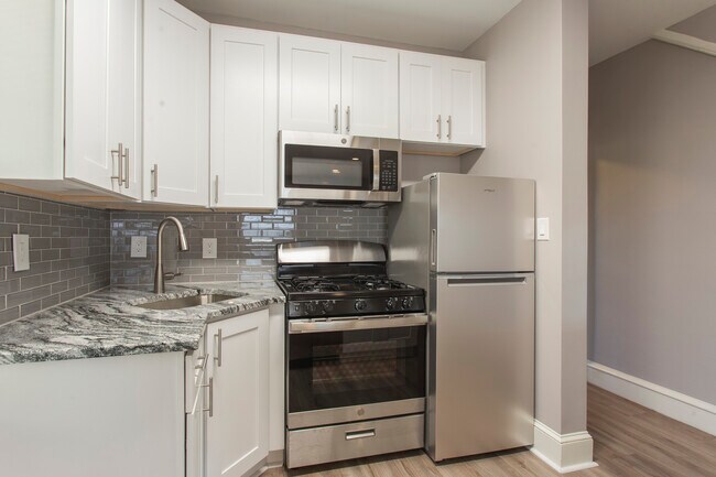 Kitchen - 214 Fairview Rd Unit 1