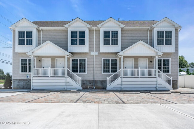 Building Photo - 604 Ocean Rd Unit C Rental