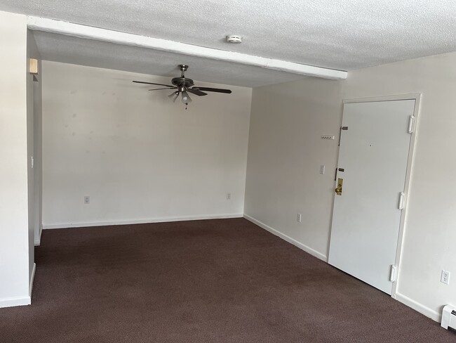 Photo - 2 Thompson Rd Unit B