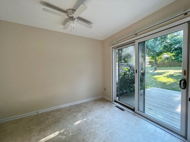 Photo - LEXINGTON SCHOOLS! 2 Bedroom, 1 1/2 Bath Duplex Available! Unit 1800