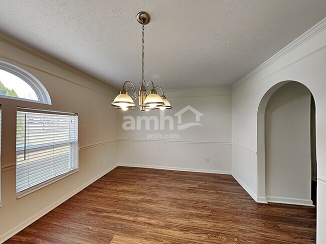 Photo - 125 Simsbury Ct