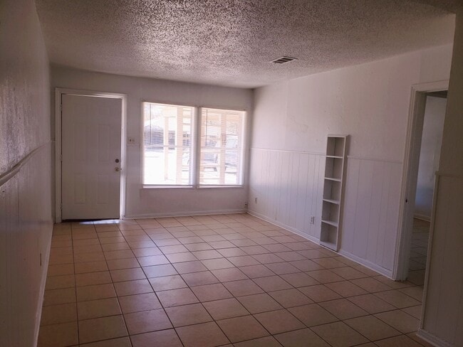 Photo - 1709 Duncan Ave