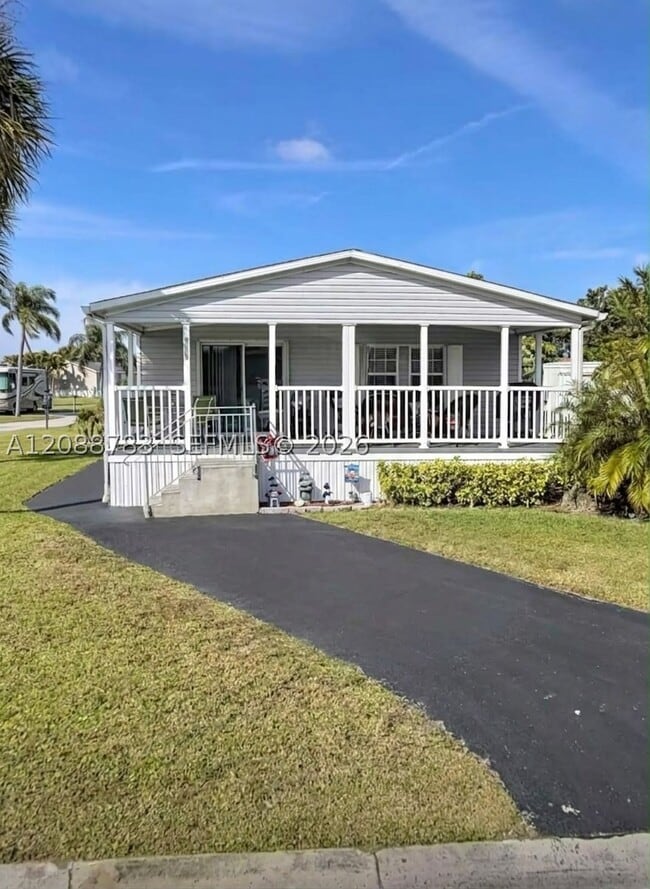 Building Photo - 1701 SW 64th Way