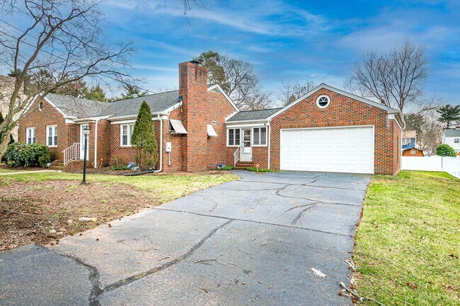 Photo - 174 E Chestnut Ave