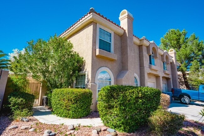 FURNISHED TOWNHOME! - FURNISHED TOWNHOME!