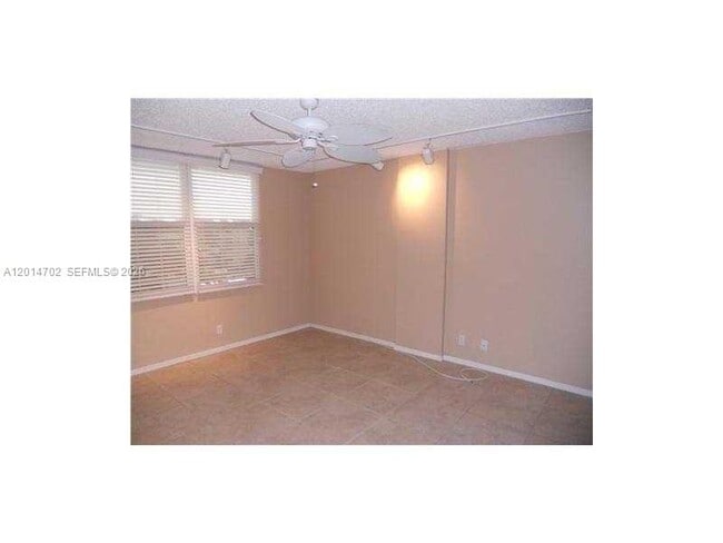 Photo - 115 Royal Pk Dr Unit 4B